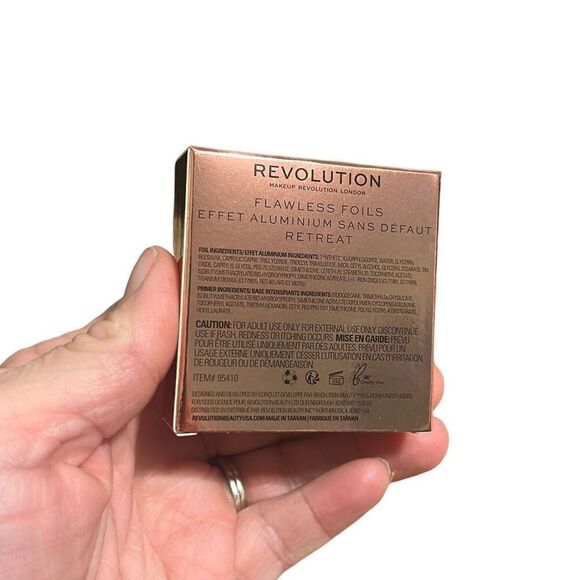 Makeup Revolution Flawless Foils Eyeshadow Palette Glitter & Metallic Shades ret - Picture 3 of 3